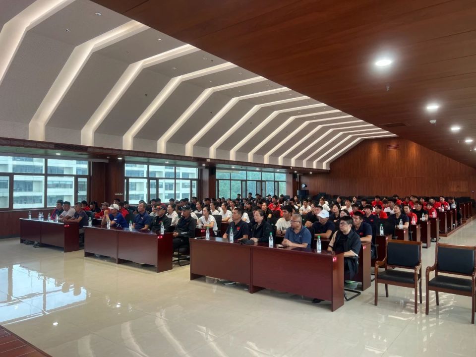 随后, 一堂极为生