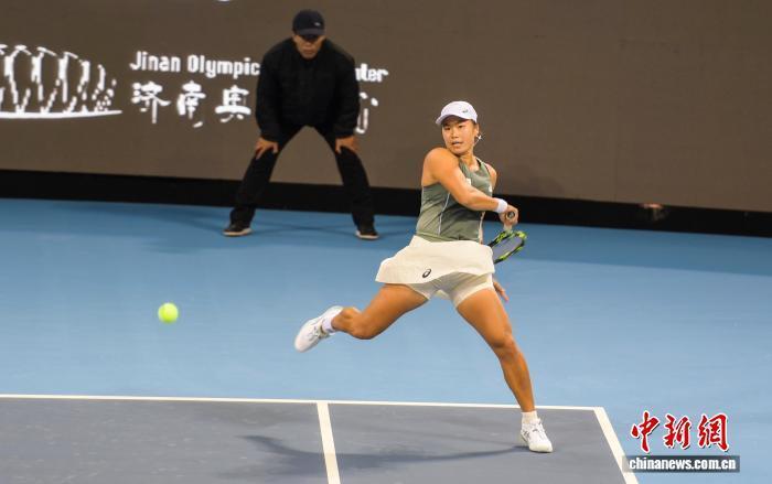 在山东济南, 张勇, 夺得女子单 在山东济南, 张勇, 夺得女子单