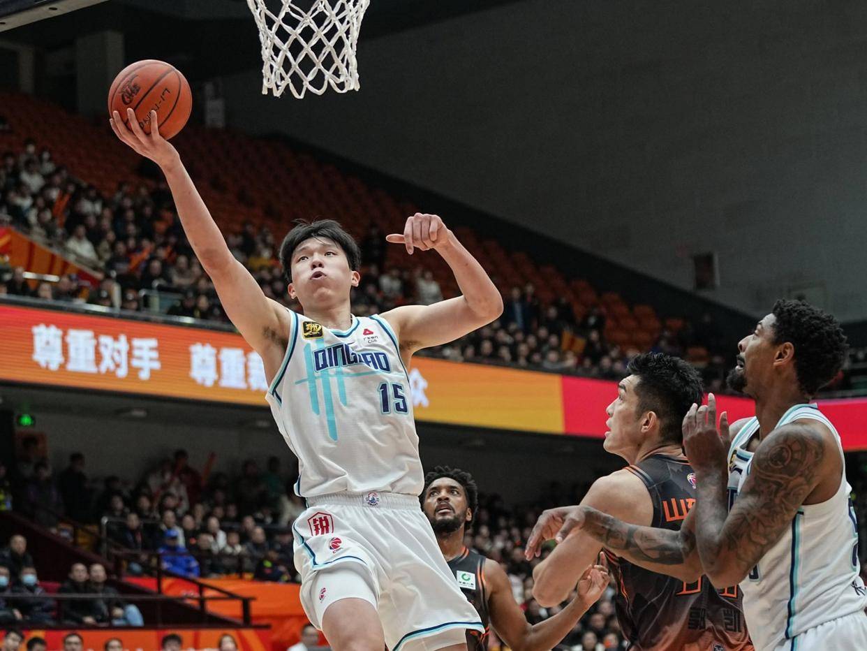 萨博尼斯之, 明星内线的, 眼神里明白